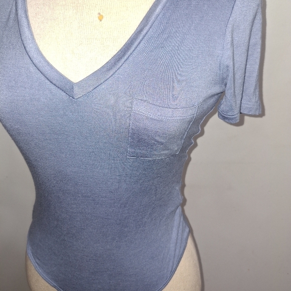 Short Sleeve Bodysuit- W Sz Small - Picture 2 of 8